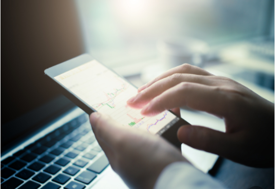 家电巨头跨界探索 从格力到美的，智能手机领域的第二波浪潮？